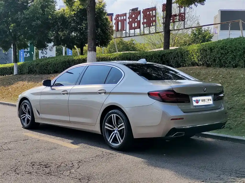 BMW 5-SERIES