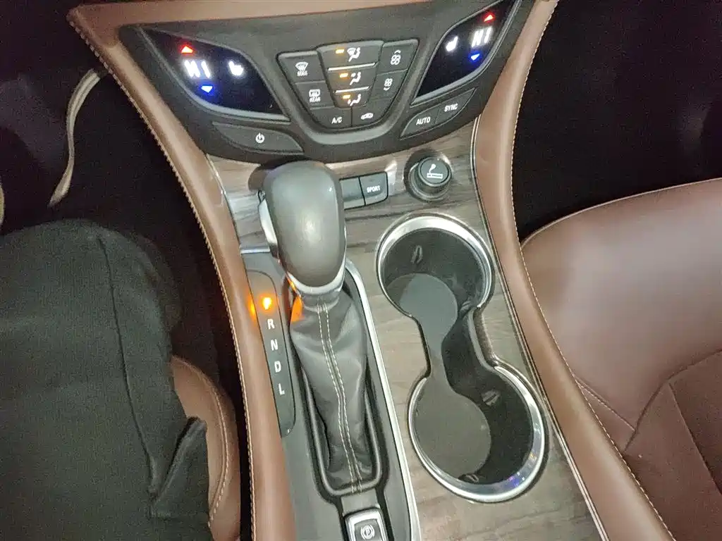 Buick Envision Plus 2017 28T AWD Elite фото 10