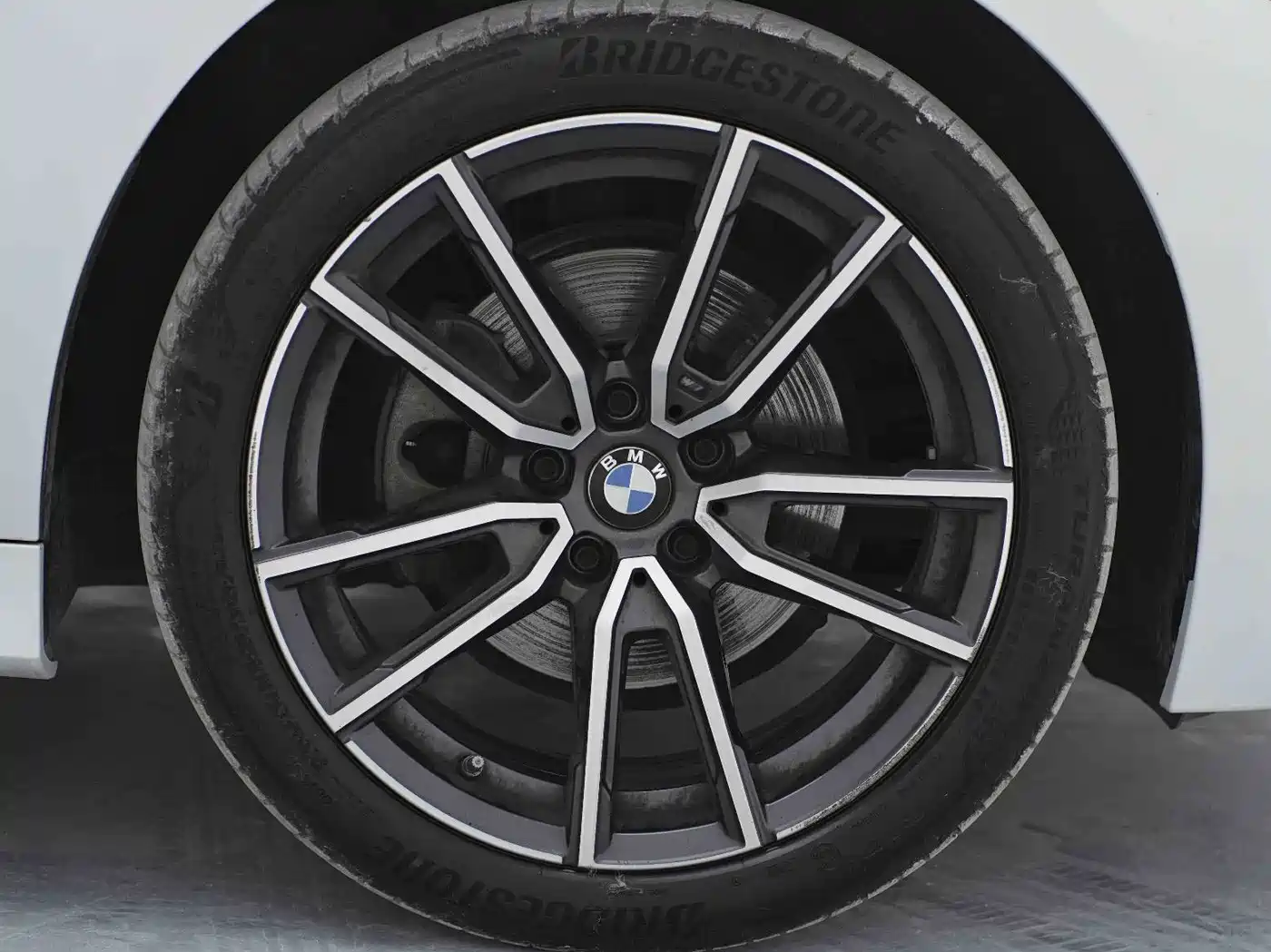 BMW 3 Series 2023 320Li M Sport Package фото 9