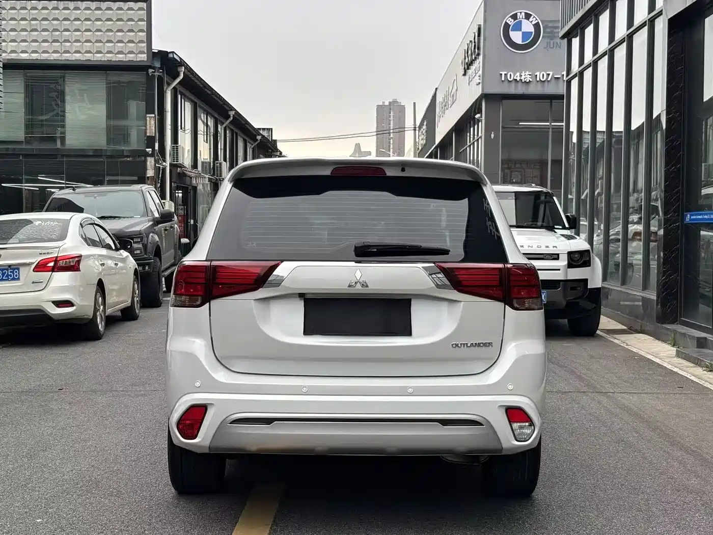 MITSUBISHI OUTLANDER