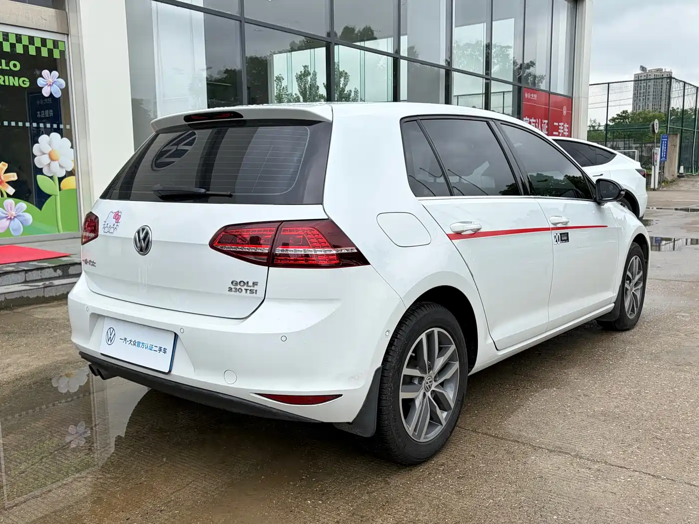 Volkswagen Golf 2017 230TSI Auto Luxury Millionth Anniversary Edition фото 8