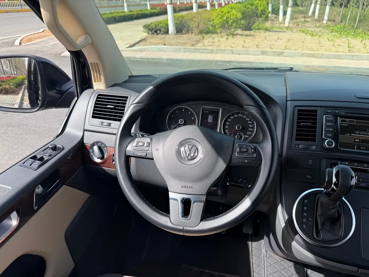 Volkswagen Multivan 2012 2.0TSI 4WD Premium фото 8