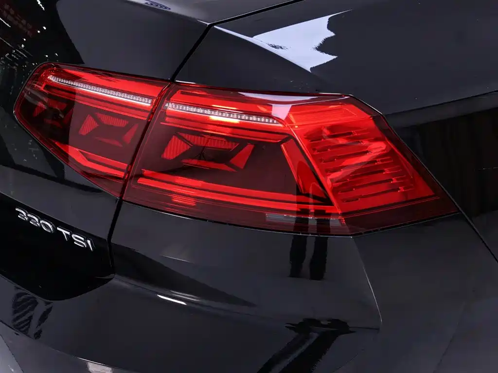Volkswagen Magotan 2020 330TSI DSG Leading фото 9