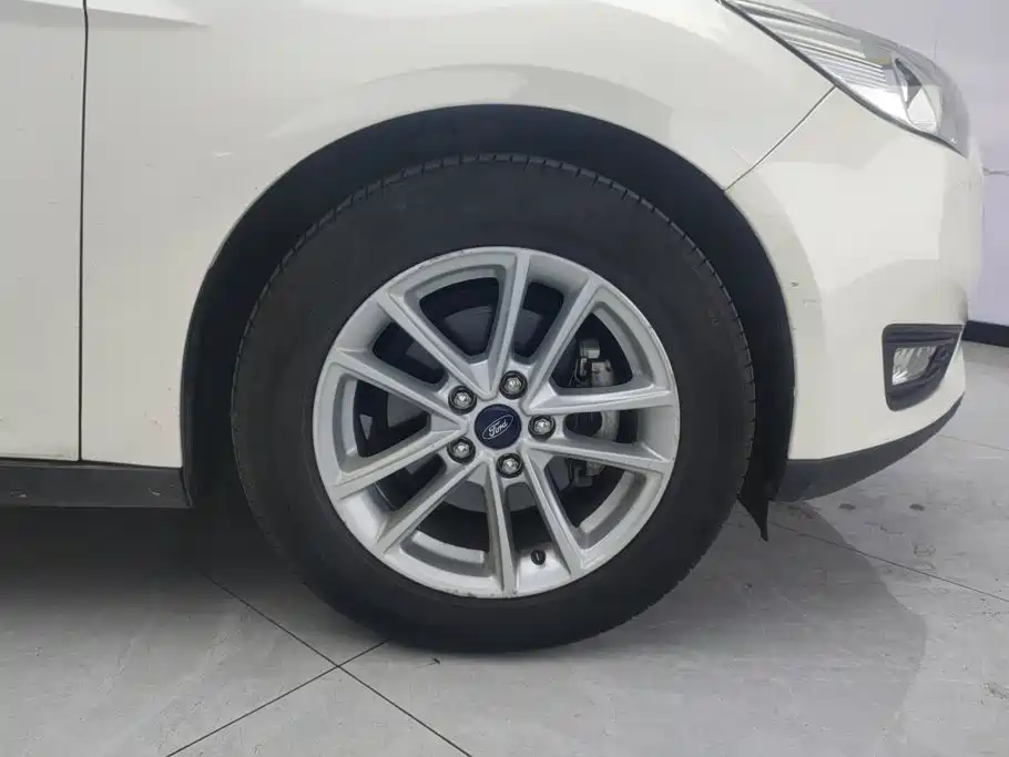 Ford Focus 2019 2018 Hatchback Classic 1.6L Automatic Trend Smart Edition