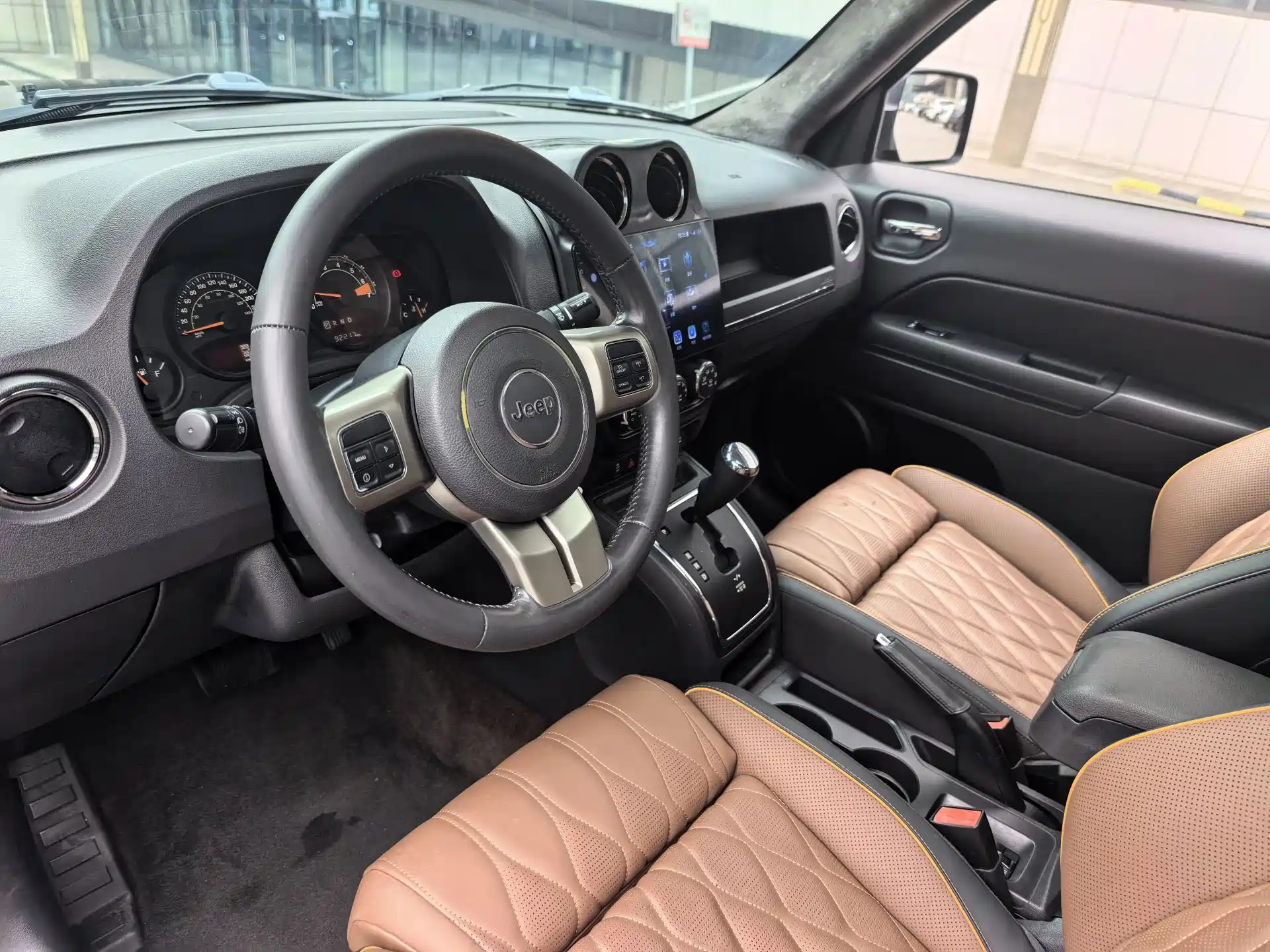 Photo 6 - Jeep Patriot
