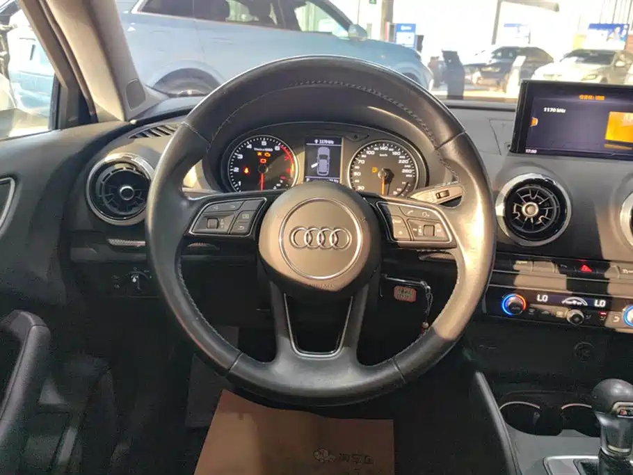 Audi A3 2018 30th Anniversary Sportback 35 TFSI Style фото 15