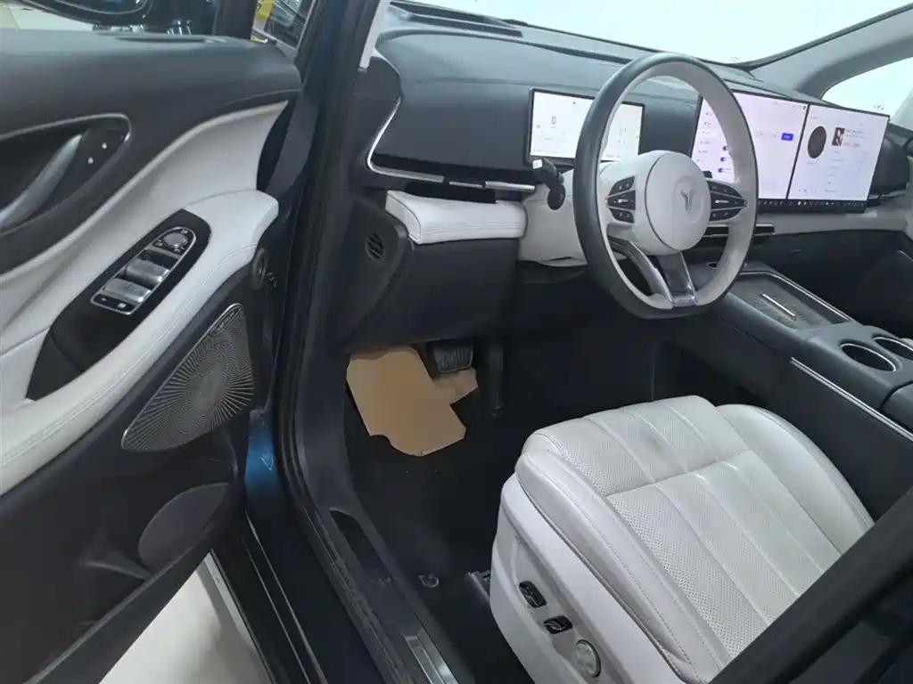 Voyah Auto Voyah Dreamer 2025 PHEV AWD Flagship Kunpeng Edition фото 16