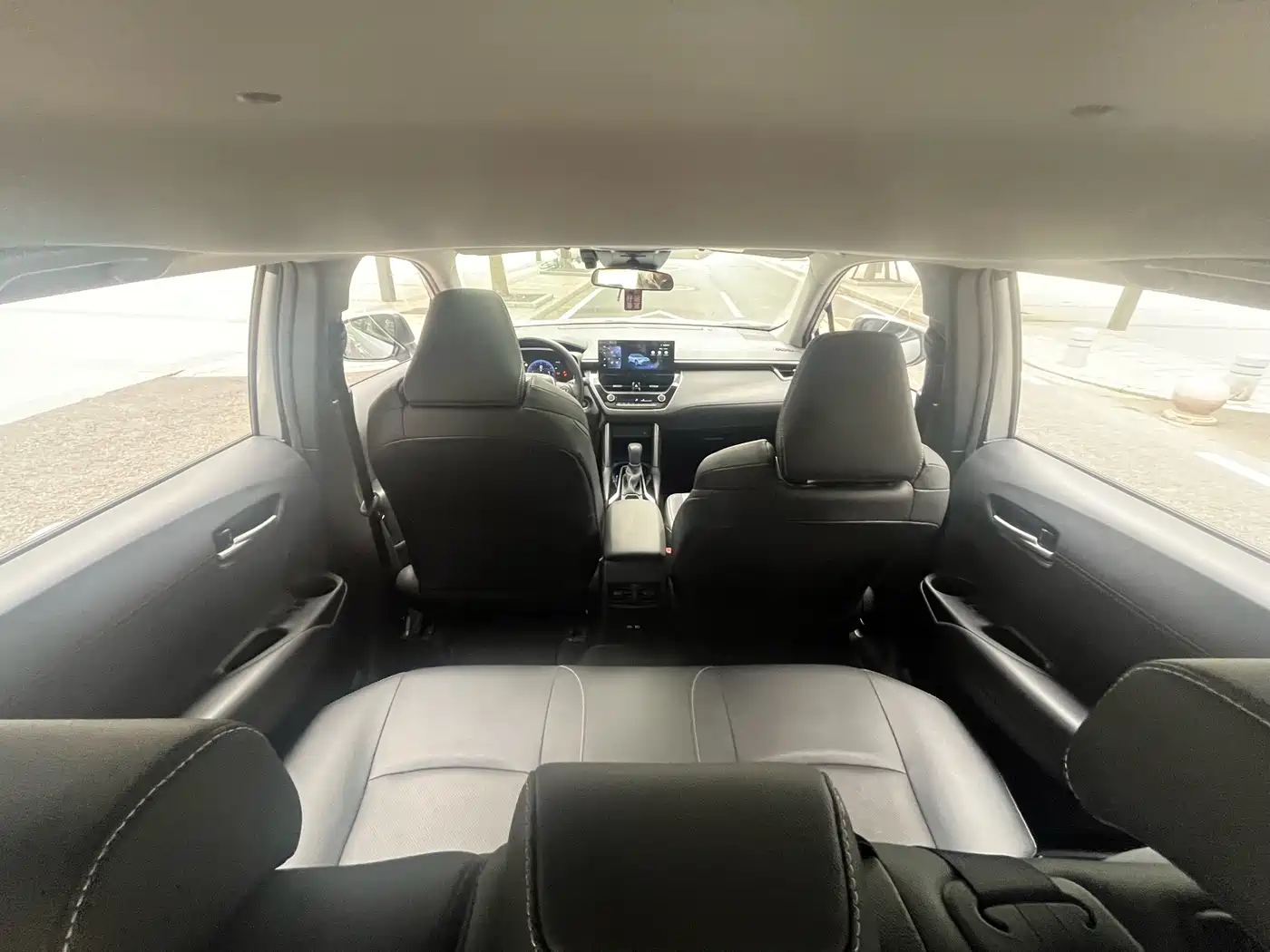 Toyota Frontlander 2023 2.0L CVT Luxury Edition фото 13