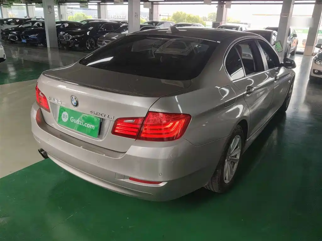 BMW 5 Series 2017 520Li Classic Edition фото 5