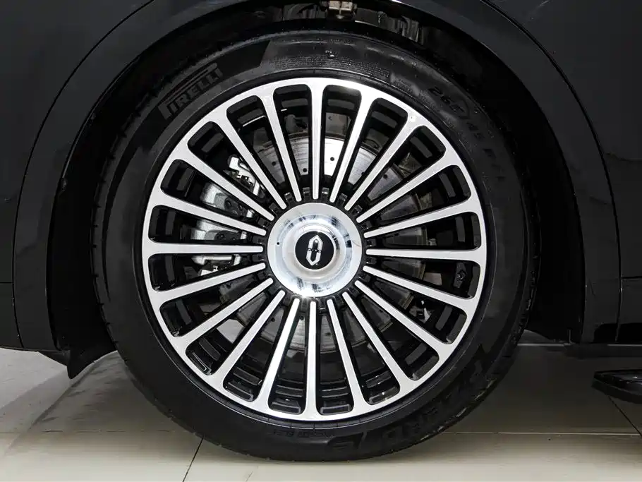 AITO Wenjie AITO M8 2025 Model Extended Range Ultra Edition 53.4kWh 5-Seater фото 12
