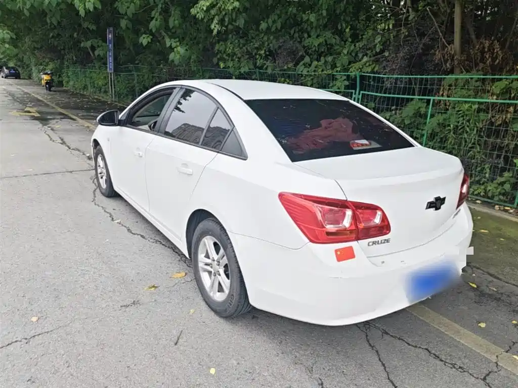 Chevrolet Cruze 2015 1.5L Classic SL MT фото 5