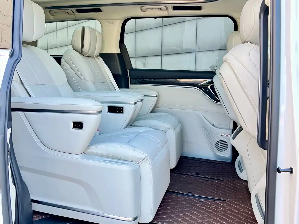 SAIC MAXUS EVERYONE 9