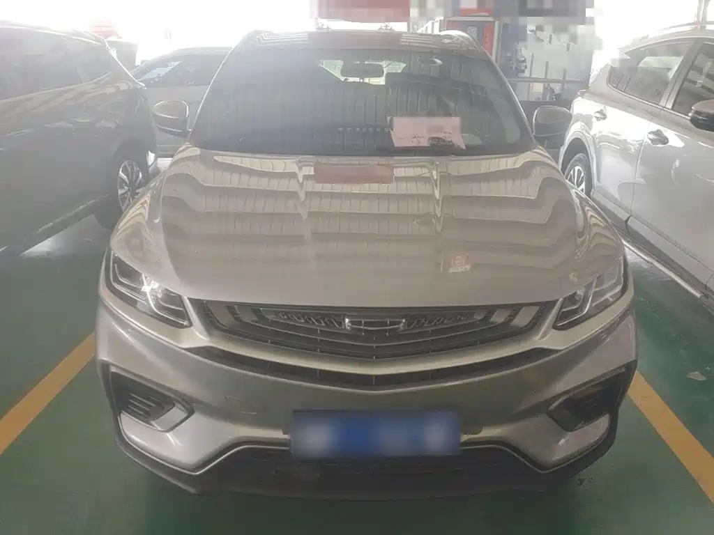 Фото 3 - Geely Coolray