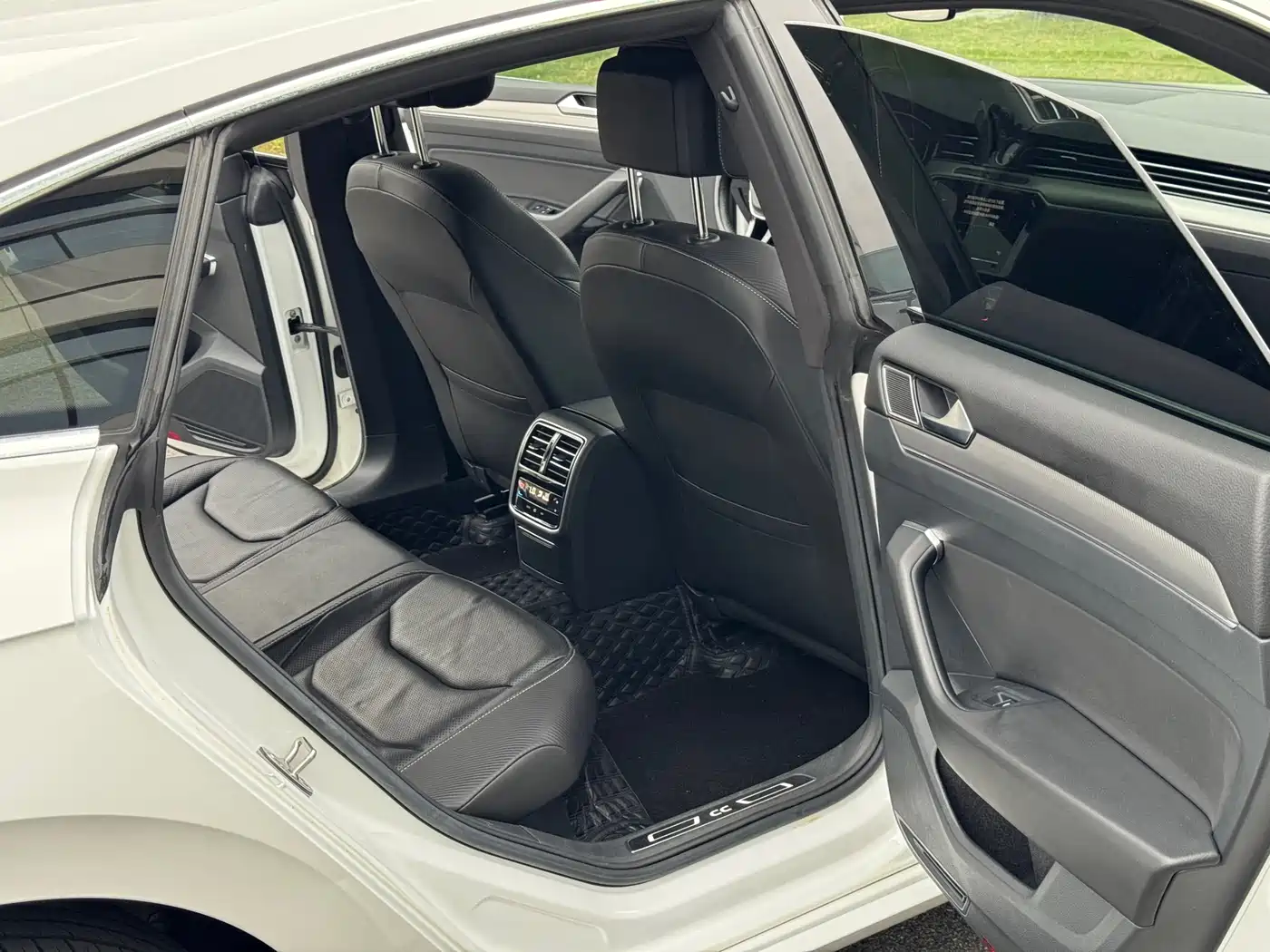 Volkswagen FAW-Volkswagen CC 2020 330TSI Glamour Version China VI фото 13
