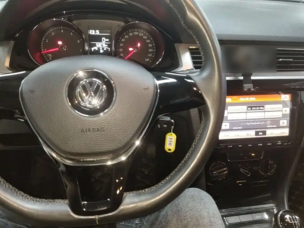 Volkswagen Bora 2016 Model 1.6L Manual Comfort фото 10