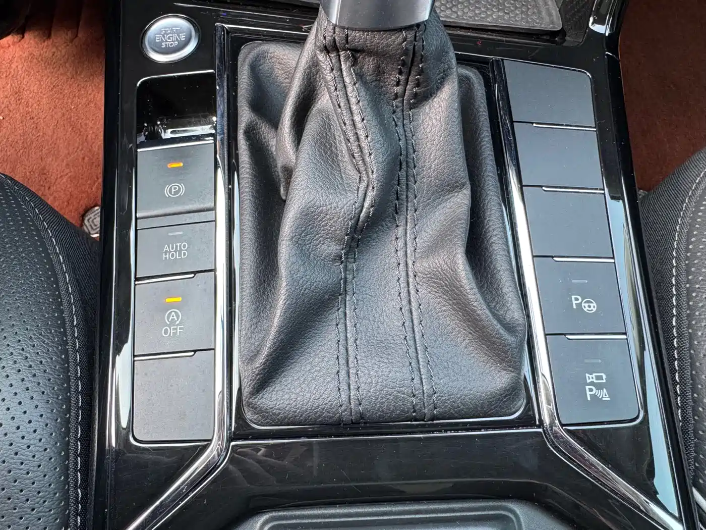 Volkswagen Passat 2023 Facelift 330TSI Luxury Edition фото 12