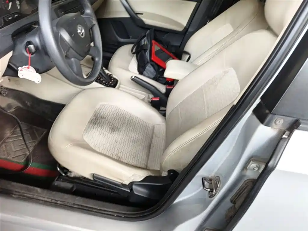 Škoda Rapid 2013 1.6L Automatic Smart Selection фото 15