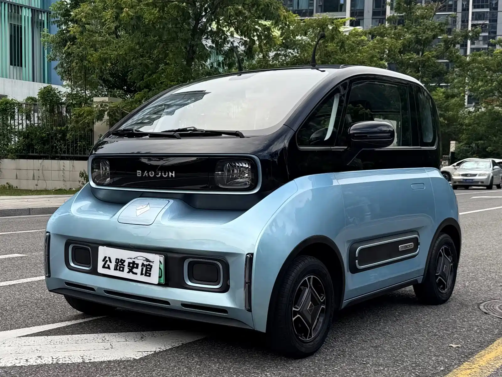 Фото 1 - Baojun E300