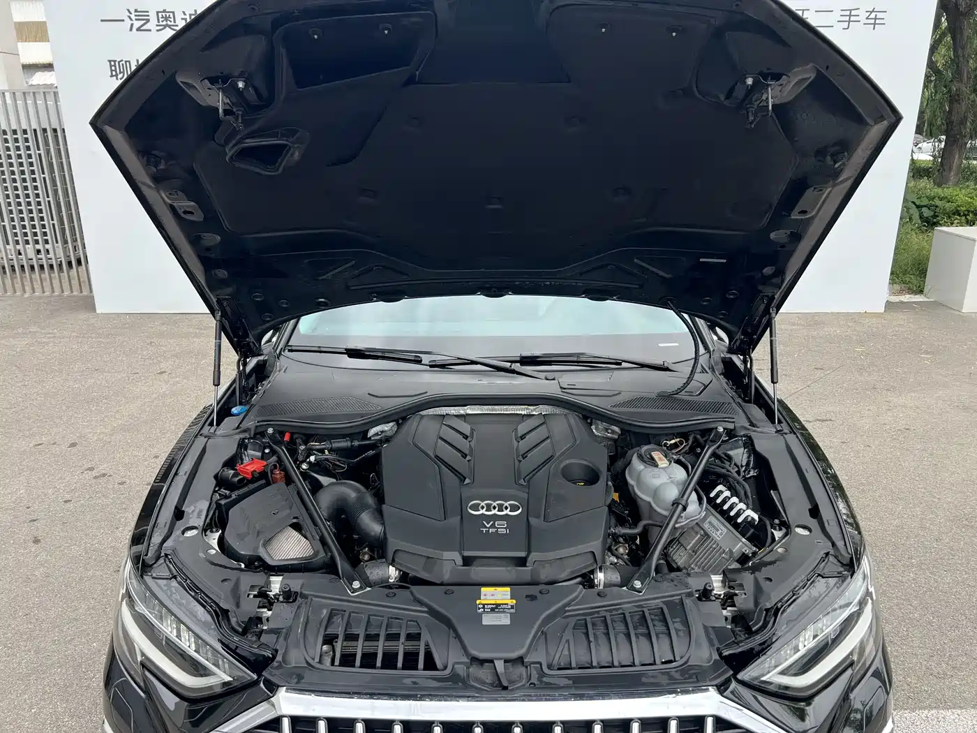 Фото 13 - Audi A8