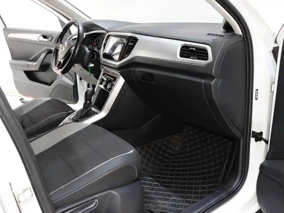 Volkswagen T-Roc, миниатюра 8