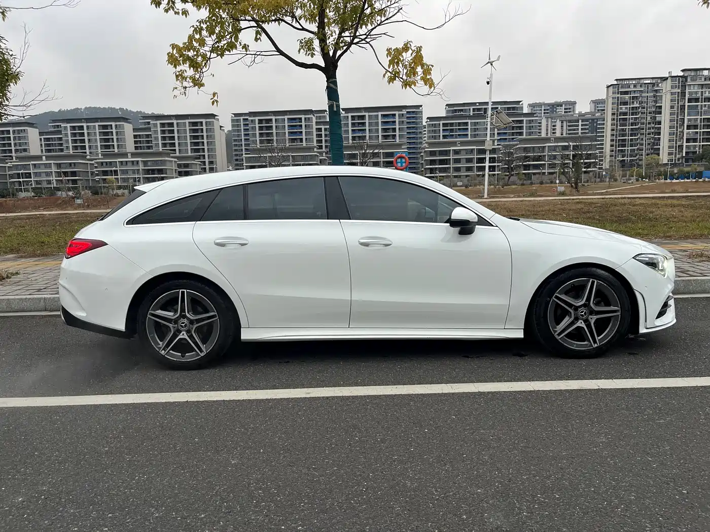 MERCEDES-BENZ CLA