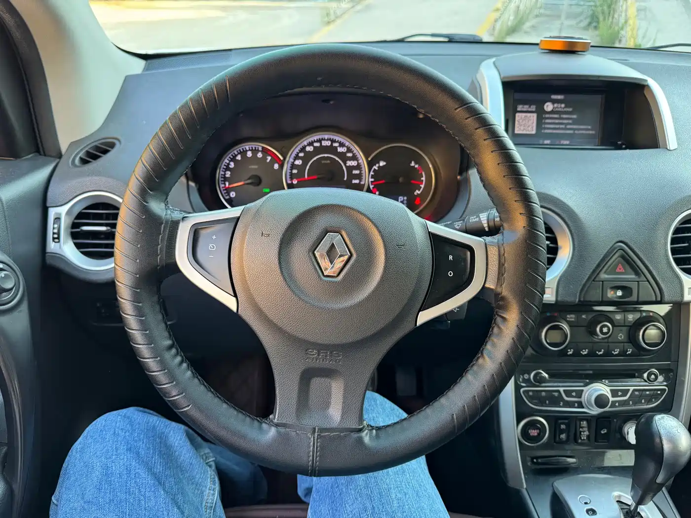 Renault Koleos (Import) 2012 2012 2.5L 4WD Comfort Navigation Edition