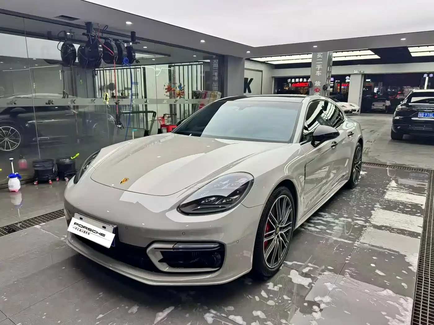 PORSCHE PANAMERA