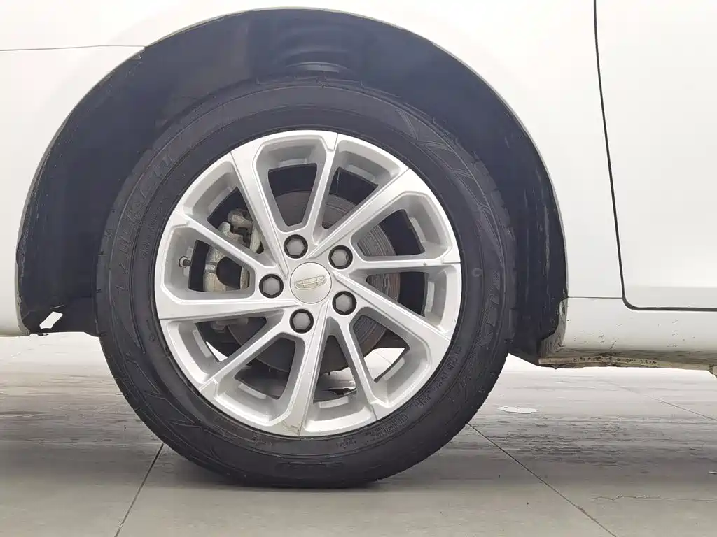 Photo 17 - Geely Emgrand