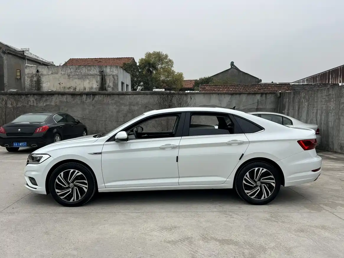 Volkswagen Sagitar 2021 280TSI DSG Surpassing Edition фото 16