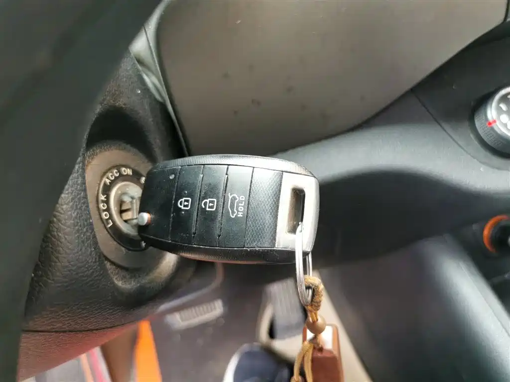 Kia Sportage 2015 2.0L Automatic 2WD GL фото 9