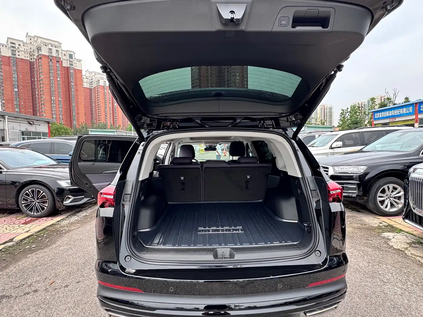 Buick Envision Plus 2025 Enclave Plus 28T 2WD Platinum Edition фото 8