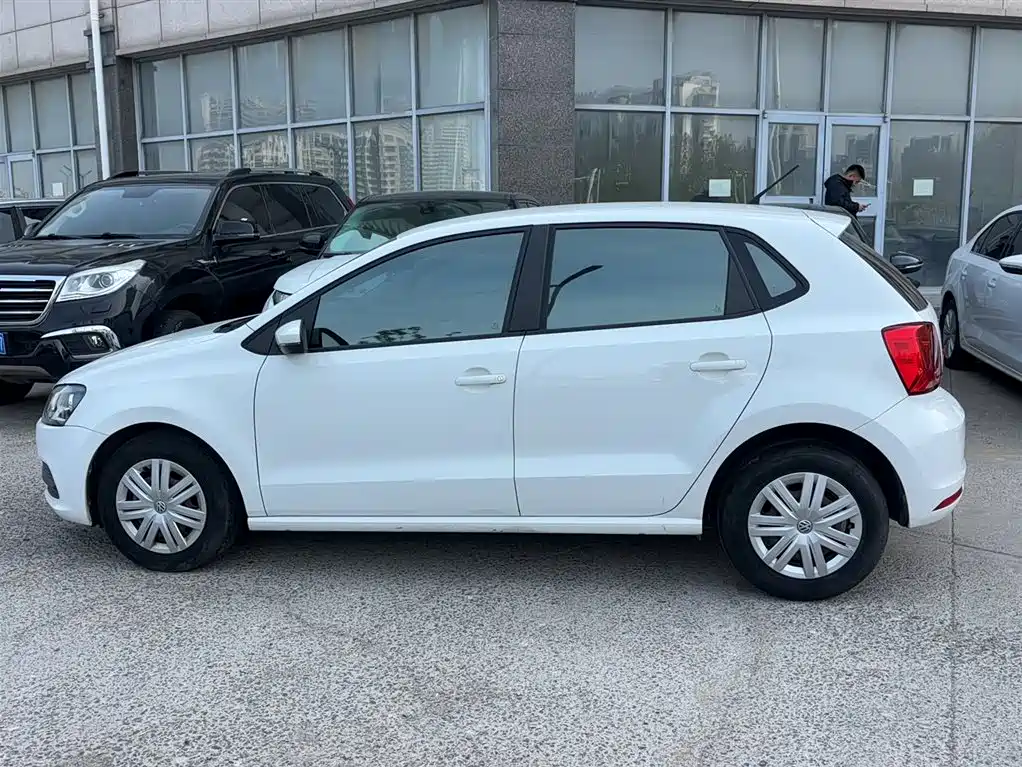 Volkswagen Polo 2018 1.5L Auto Safe Drive фото 16