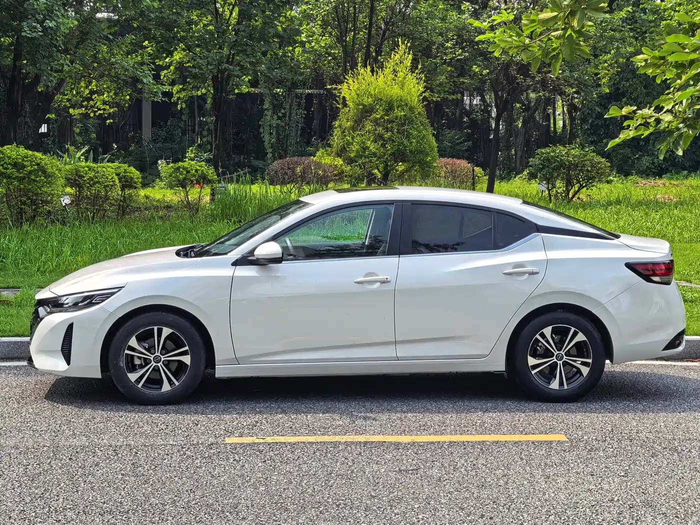 Nissan SYLPHY, миниатюра 4