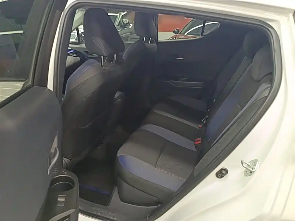 Toyota C-HR 2021 2.0L Comfort Edition фото 17