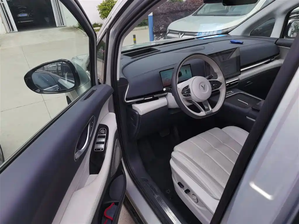 Voyah Auto Voyah Dreamer 2025 PHEV AWD Flagship Qian Kun Edition фото 12