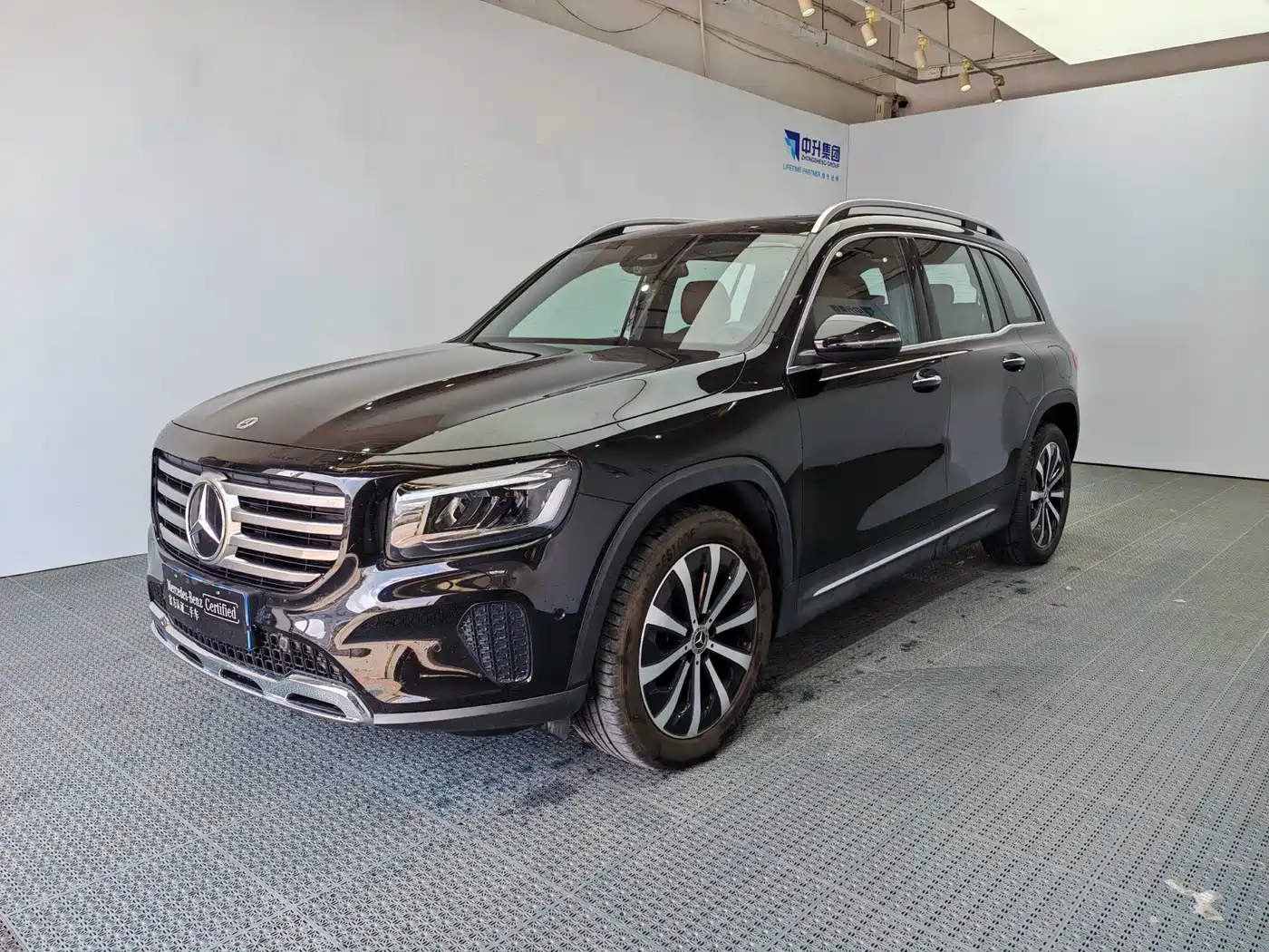 MERCEDES-BENZ GLB