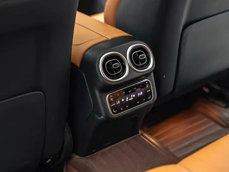 Mercedes-Benz GLC 2023 GLC 260 L 4MATIC Luxury 7-Seater фото 25