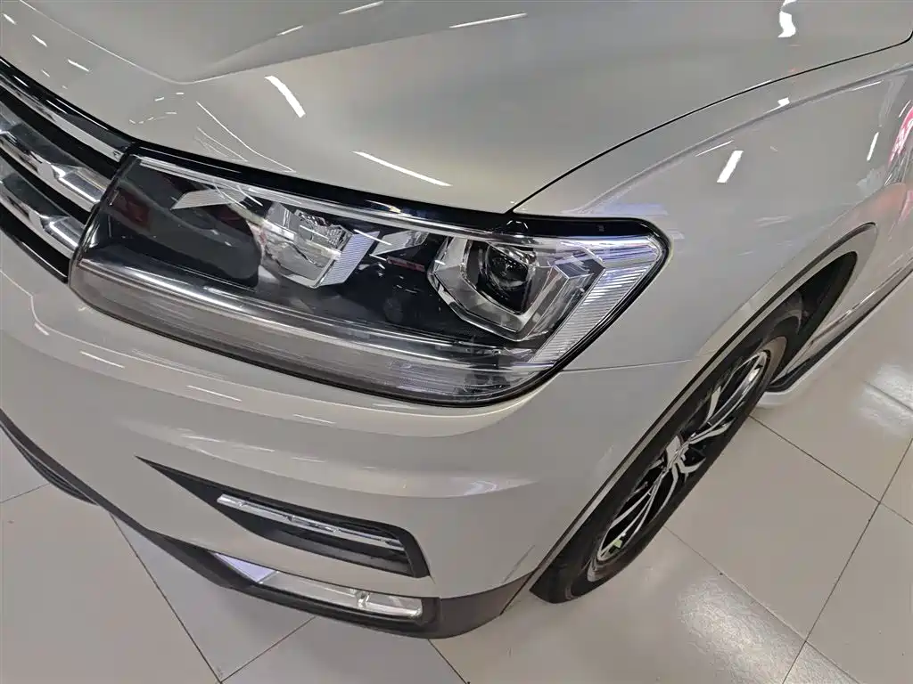 Volkswagen Tiguan L 2017 330TSI Automatic 2WD Luxury Edition фото 24
