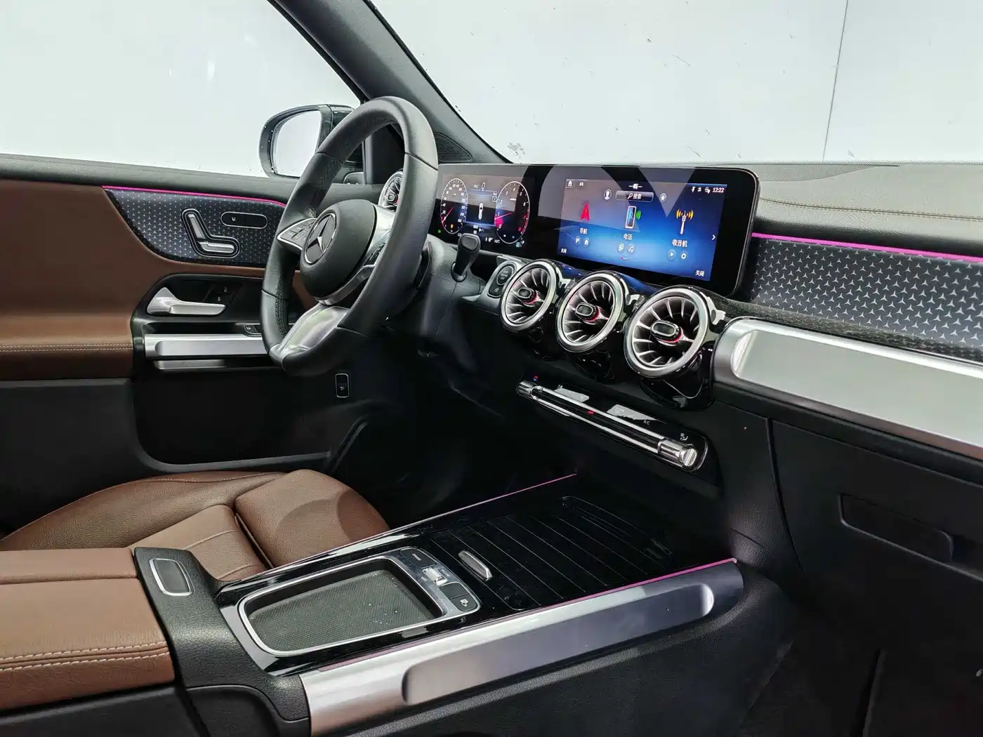 MERCEDES-BENZ GLB