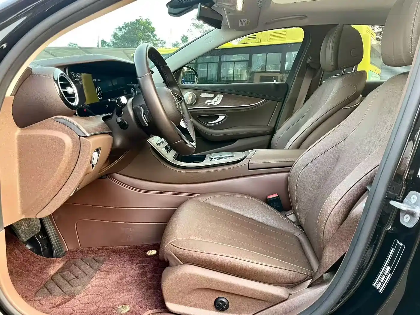 Mercedes-Benz E-Class New Energy 2022 Facelift E 350 e L Plug-in Hybrid Sedan фото 4