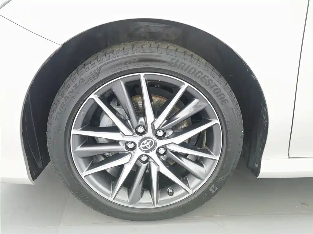 Toyota Camry 2021 2.5G Luxury Edition фото 17