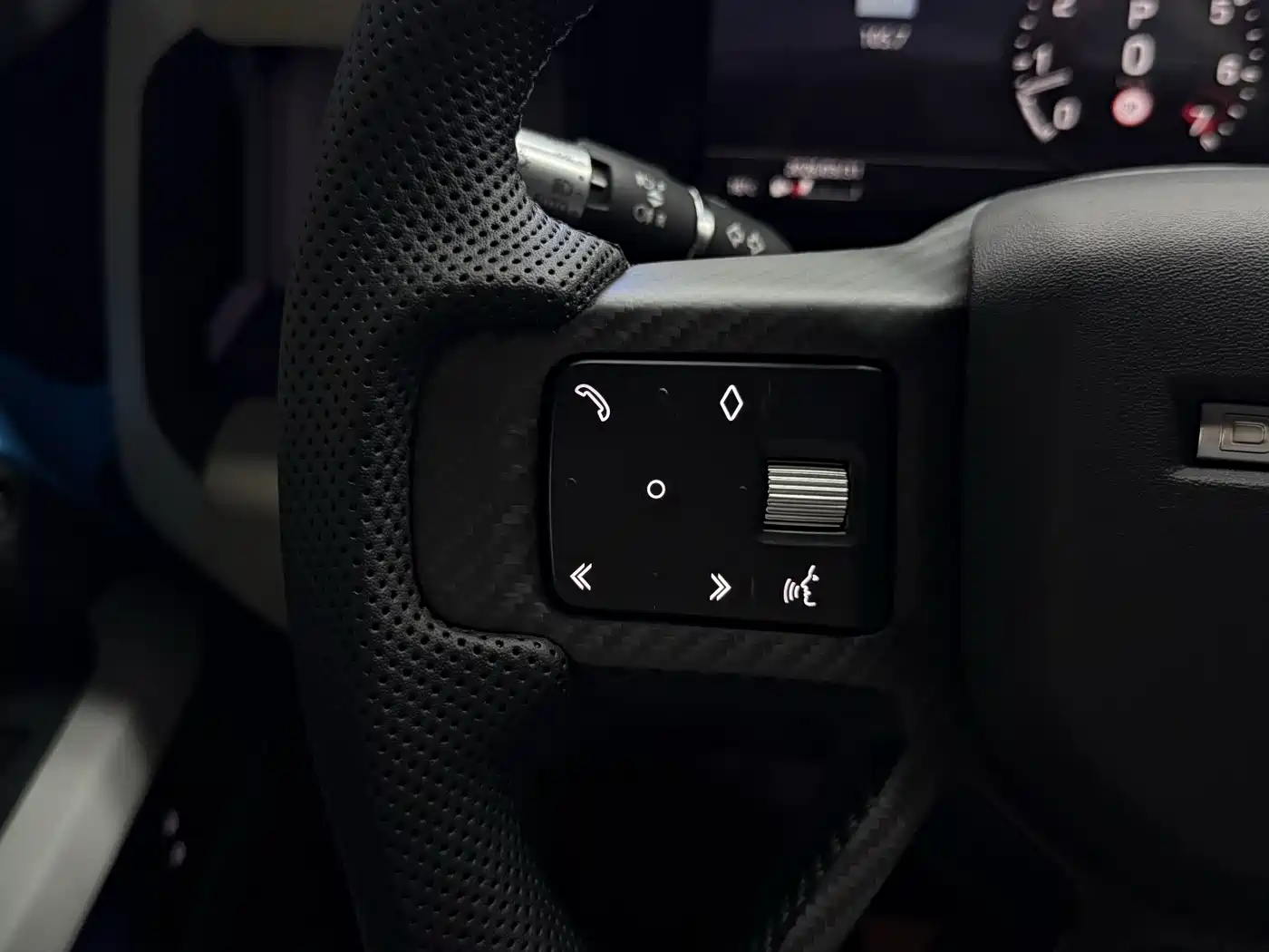 Photo 4 - Land Rover Defender