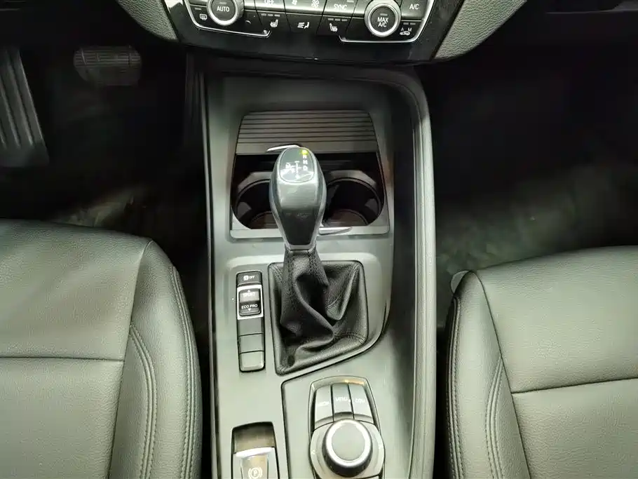 BMW X1 2019 sDrive18Li Fashion Model фото 16