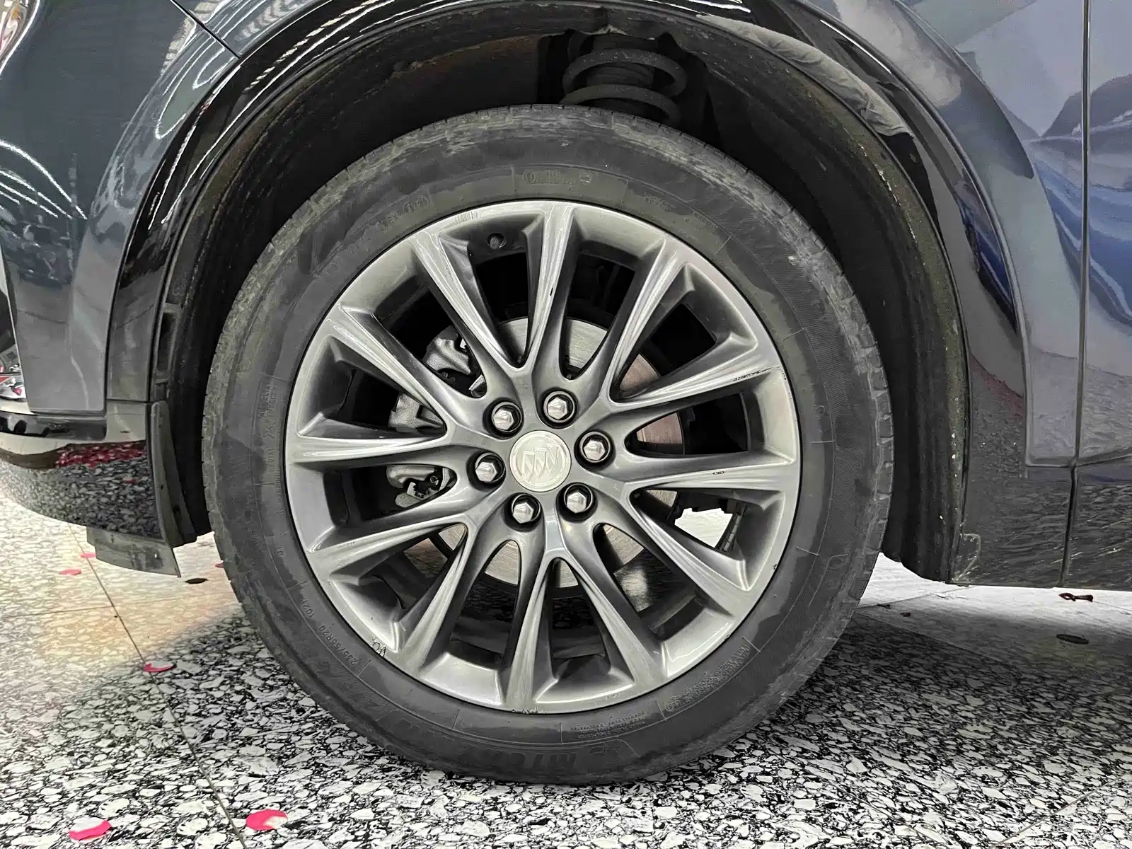 Фото 15 - Buick Enclave