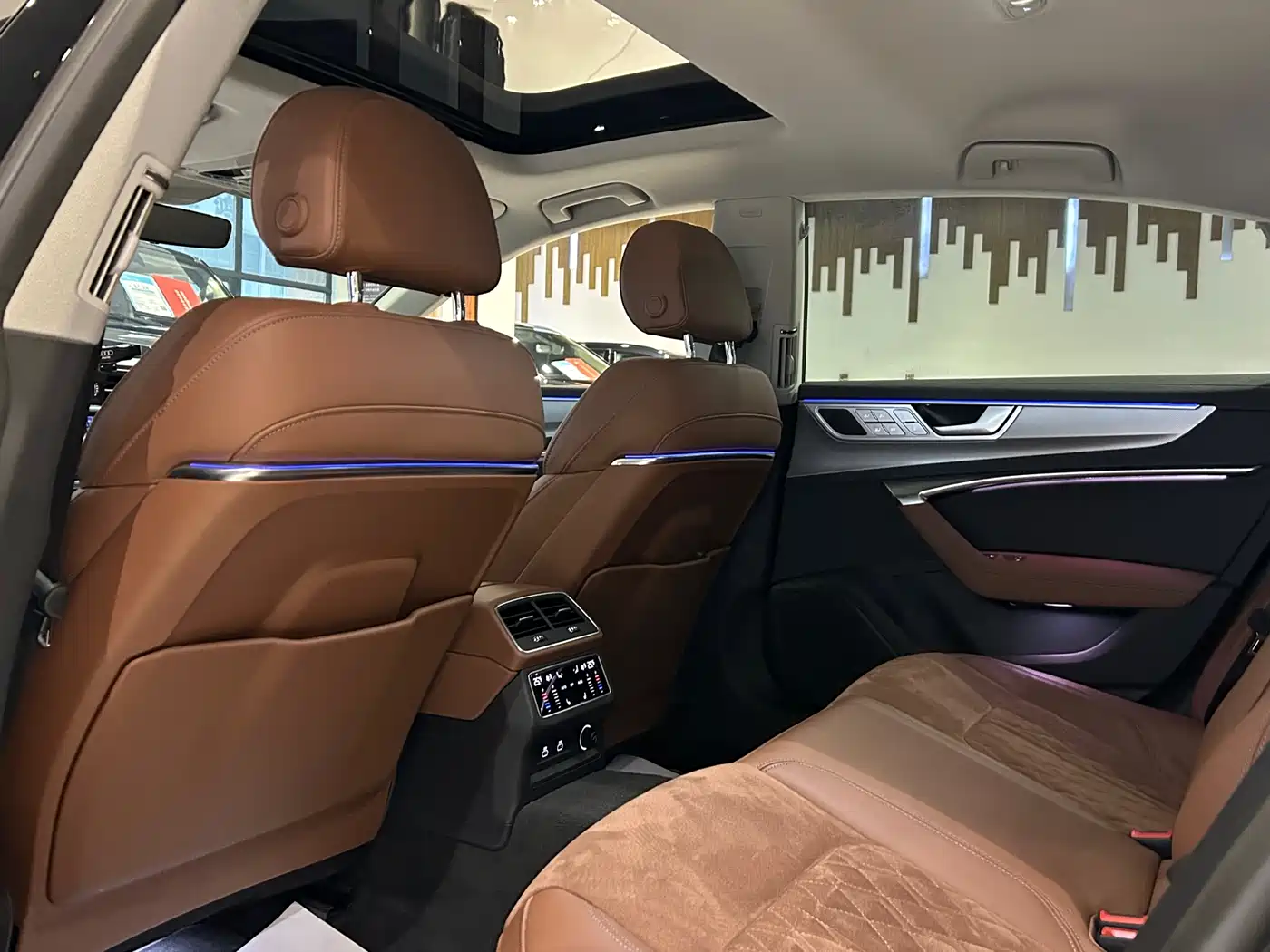 Audi A7L 2024 45 TFSI quattro Premium Luxury фото 21