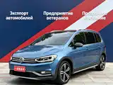 Photo 1 - Volkswagen Touran