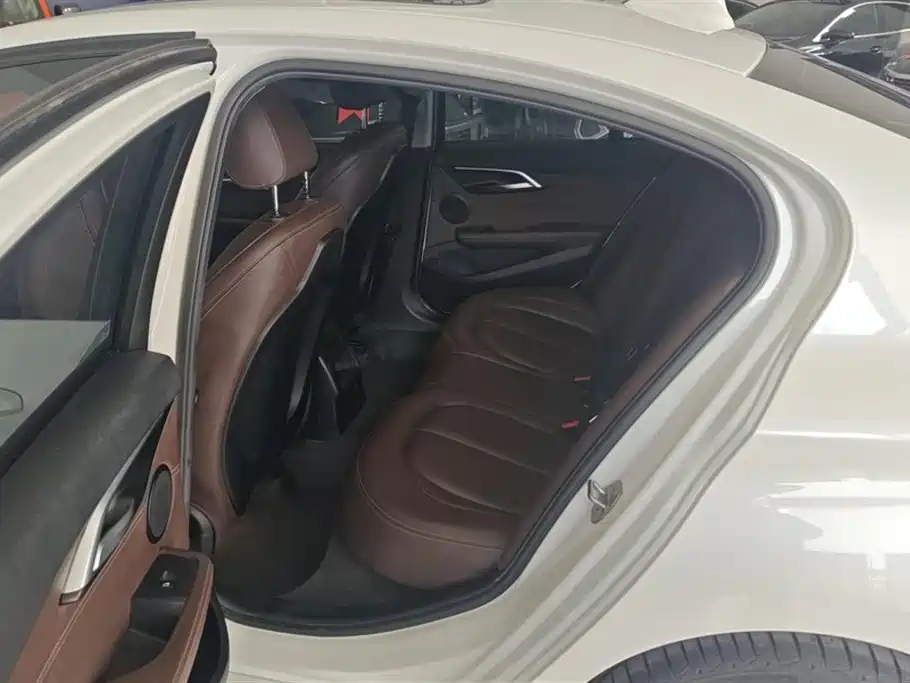 BMW 1 Series 2019 118i M Sport Package фото 11
