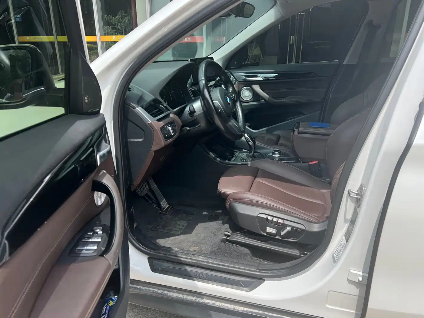 BMW X1 2022 sDrive25Li Leading фото 8