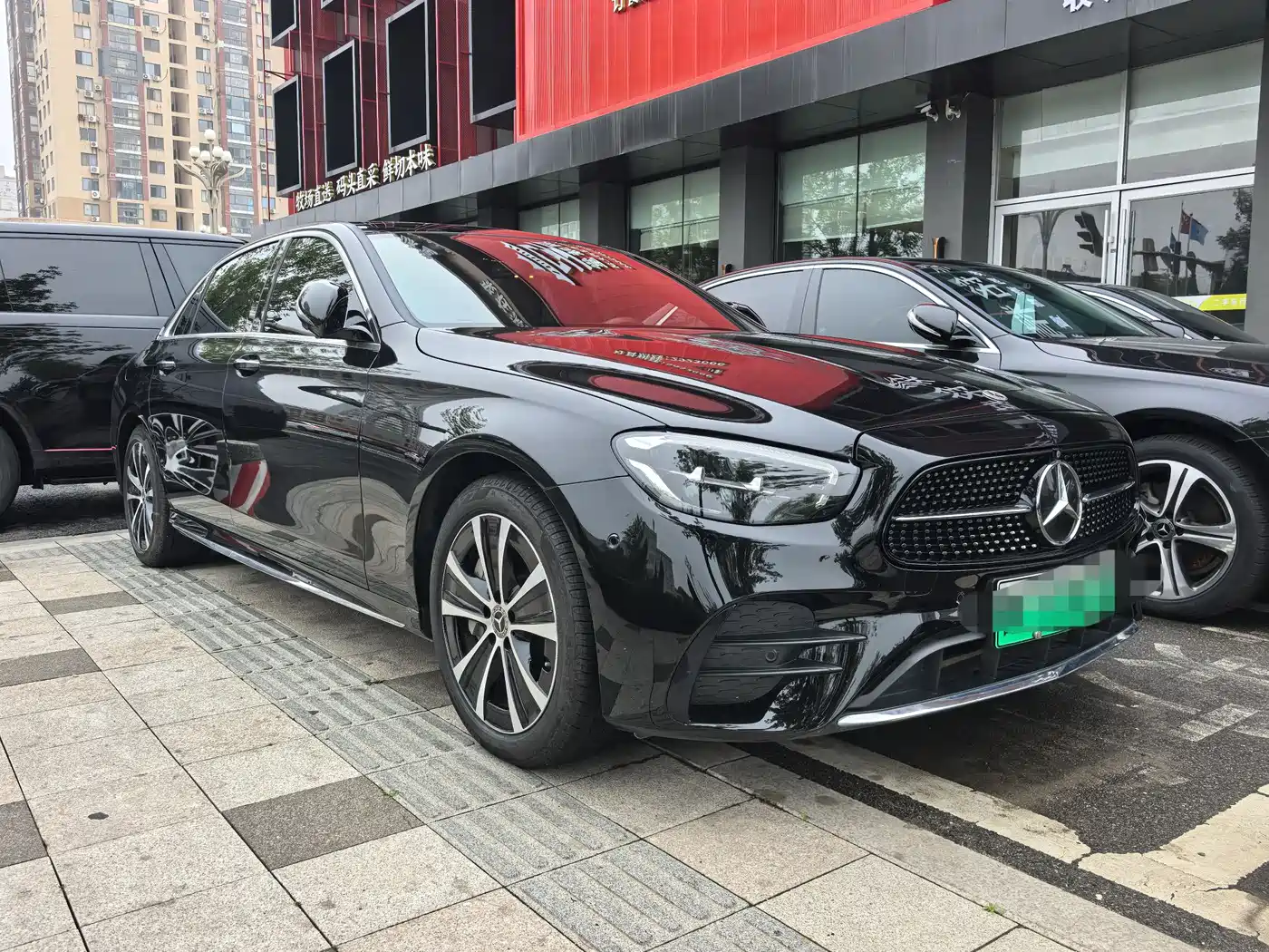 Mercedes-Benz E-Class New Energy 2022 Facelift II E 350 e L Plug-in Hybrid Sports Sedan фото 3