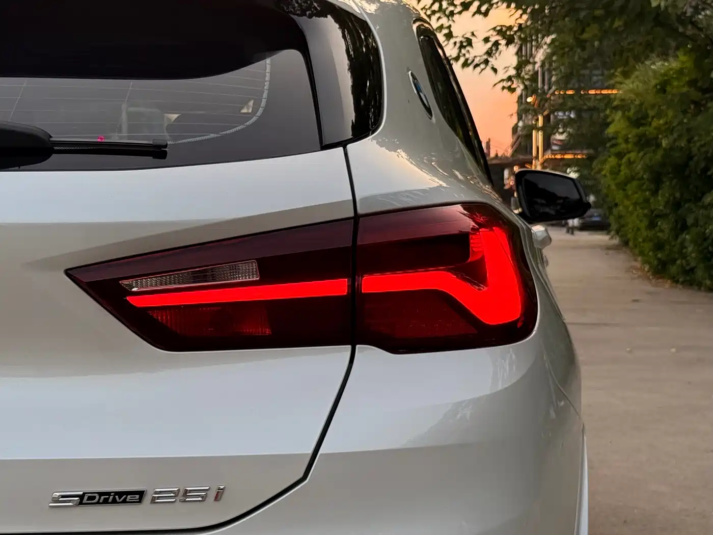 BMW X2 2023 sDrive25i M Sport Shadow Edition фото 12